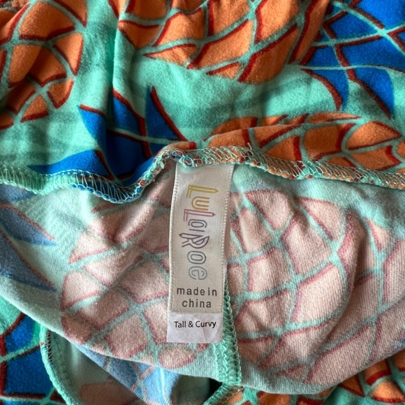 LuLaRoe Tall & Curvy Pineapple Leggings - Picture 2 of 2